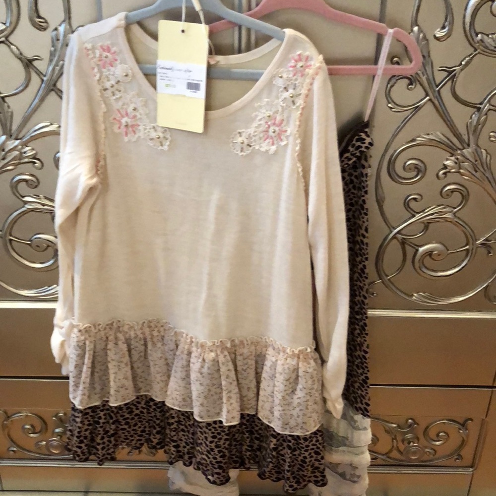 NWT Baby Sara leopard and cream two piece set